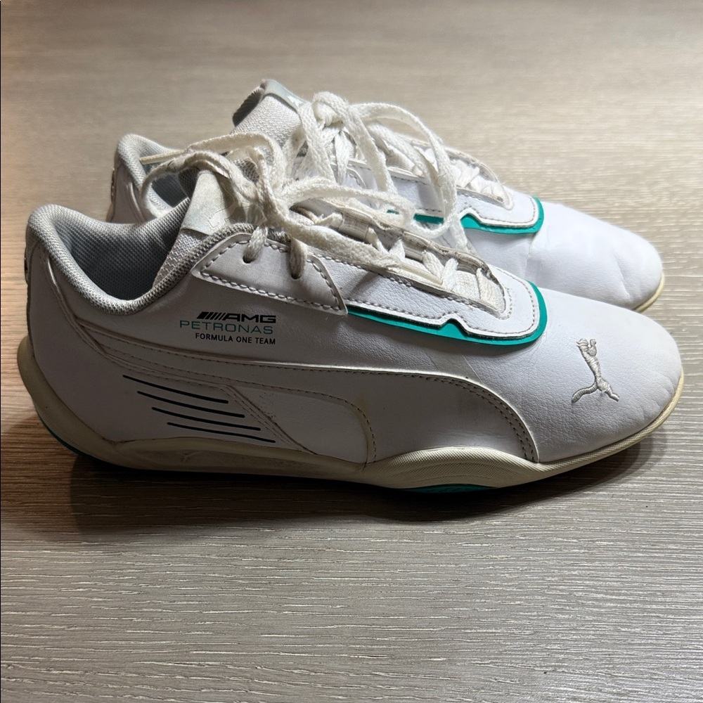Mercedes Benz AMG PATRONAS FÓRMULA ONE TEAM Puma White and Teal Motorsport Shoes